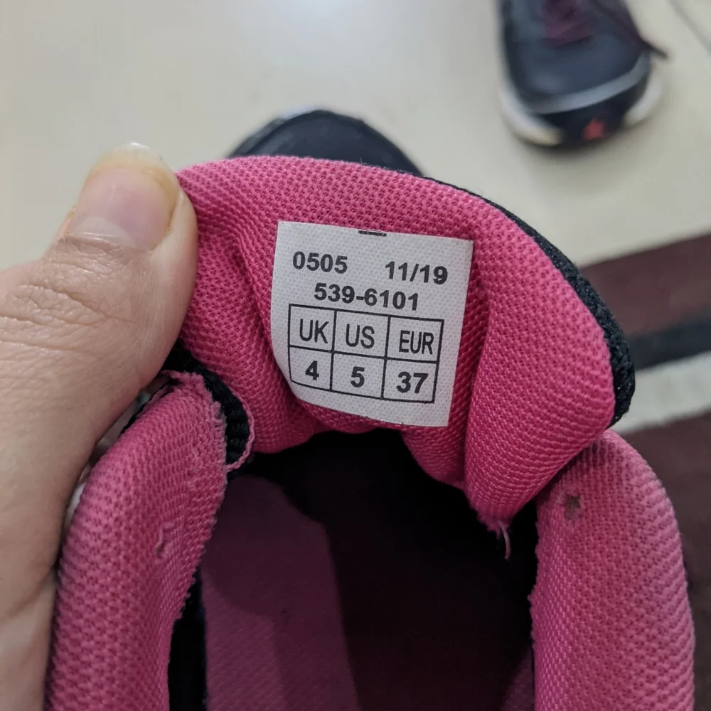 Women Shoe - Picture 4 of 5